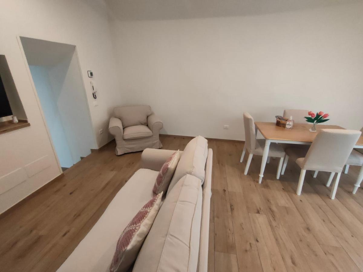 206 Cavour House Apartment